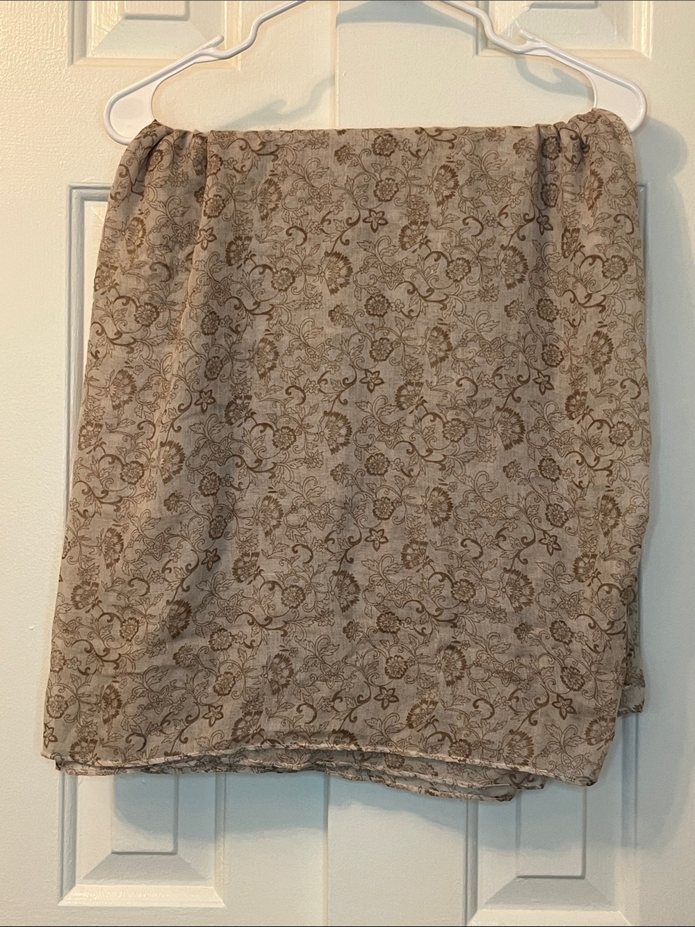 NWOT Large Square Cream Patterned Infinity Scarf